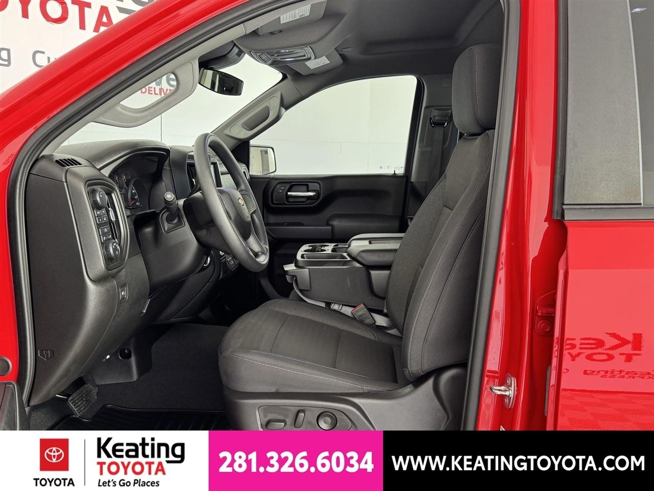 Chevrolet Silverado 1500 Custom Crew Cab 4WD 2024