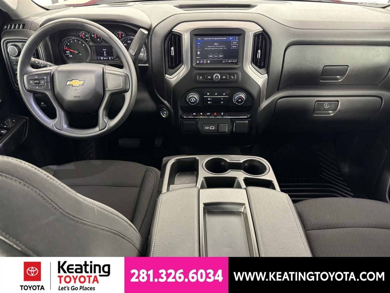 Chevrolet Silverado 1500 Custom Crew Cab 4WD 2024