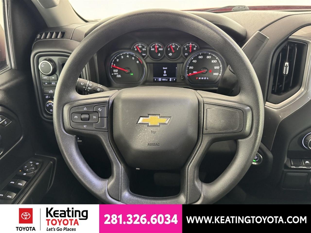 Chevrolet Silverado 1500 Custom Crew Cab 4WD 2024