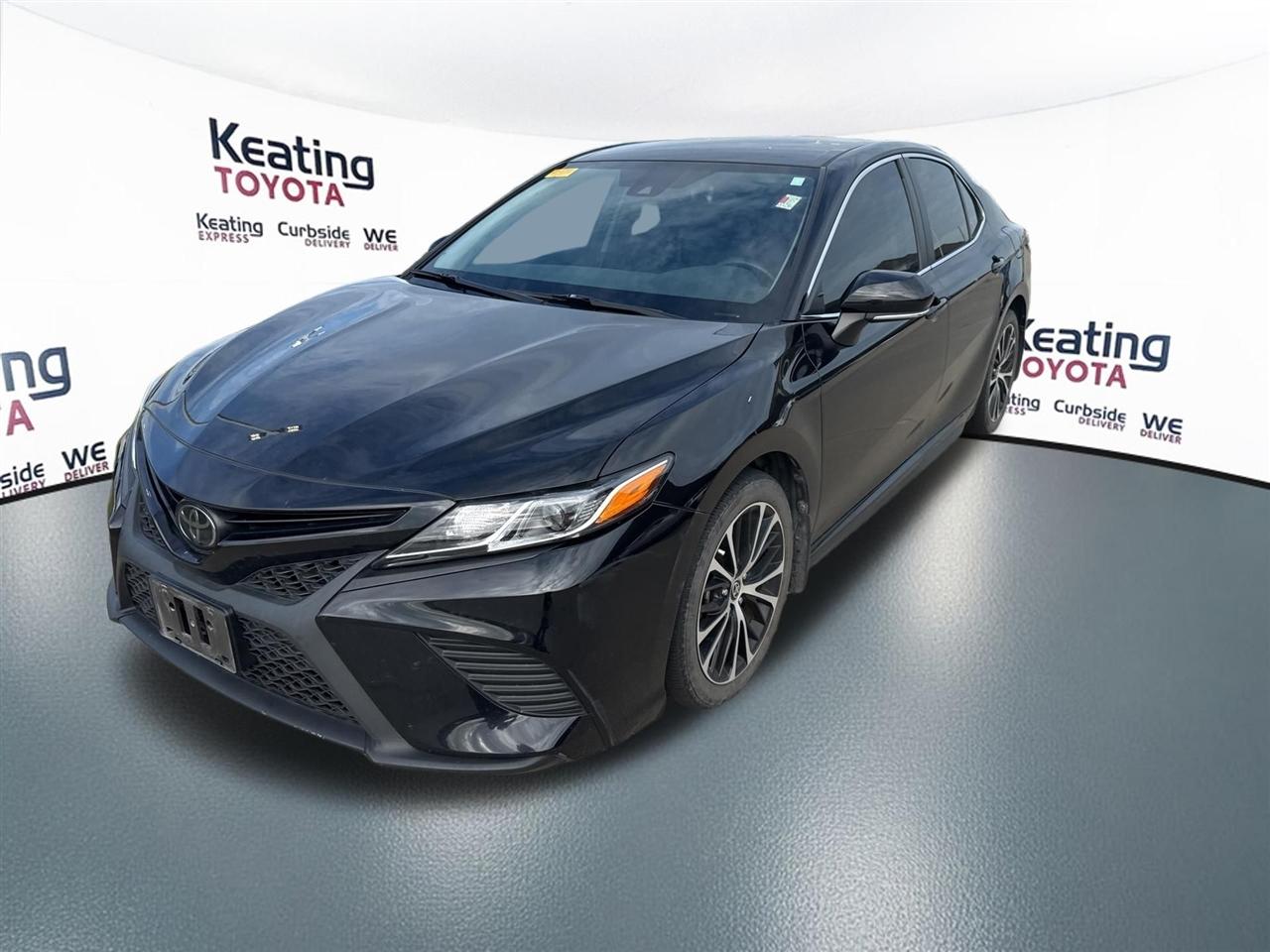 Toyota Camry SE 2020