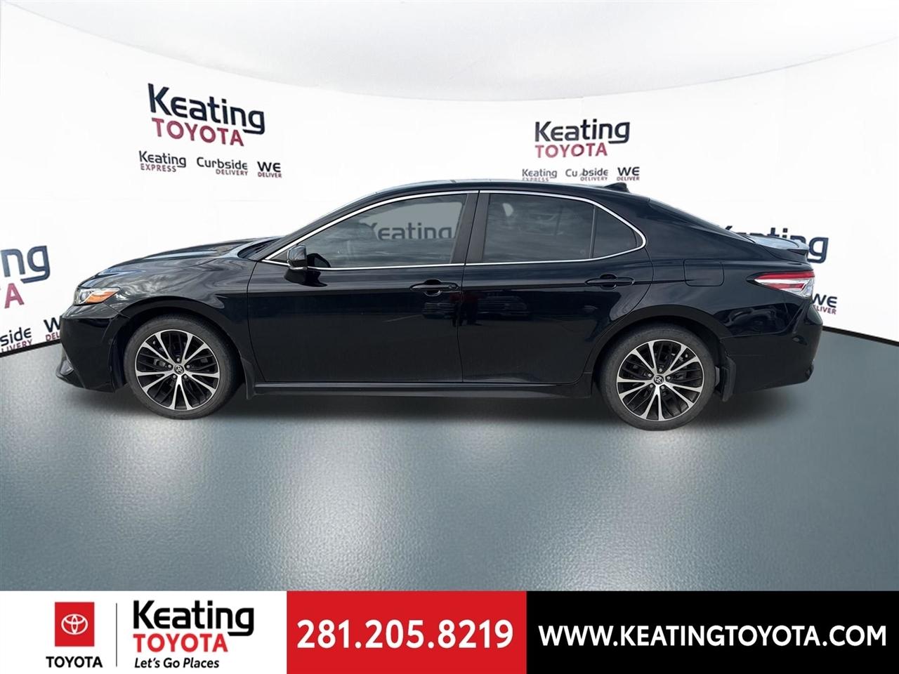 Toyota Camry SE 2020