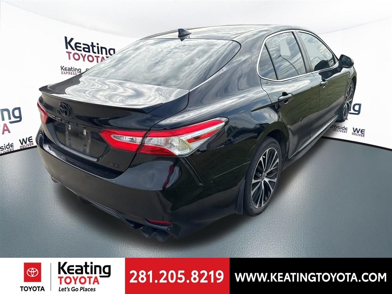 Toyota Camry SE 2020