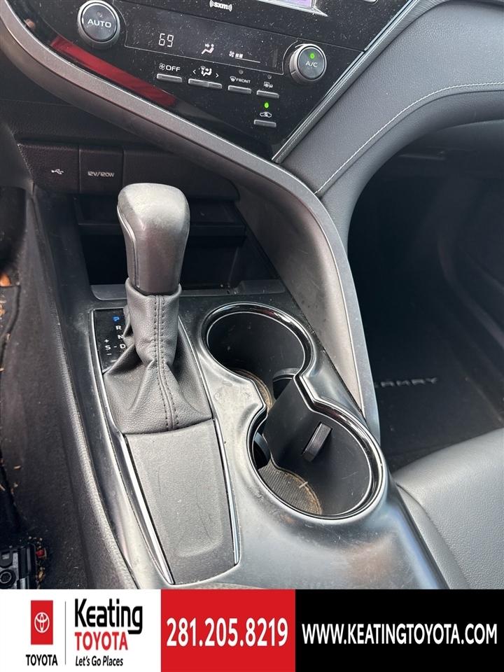 Toyota Camry SE 2020