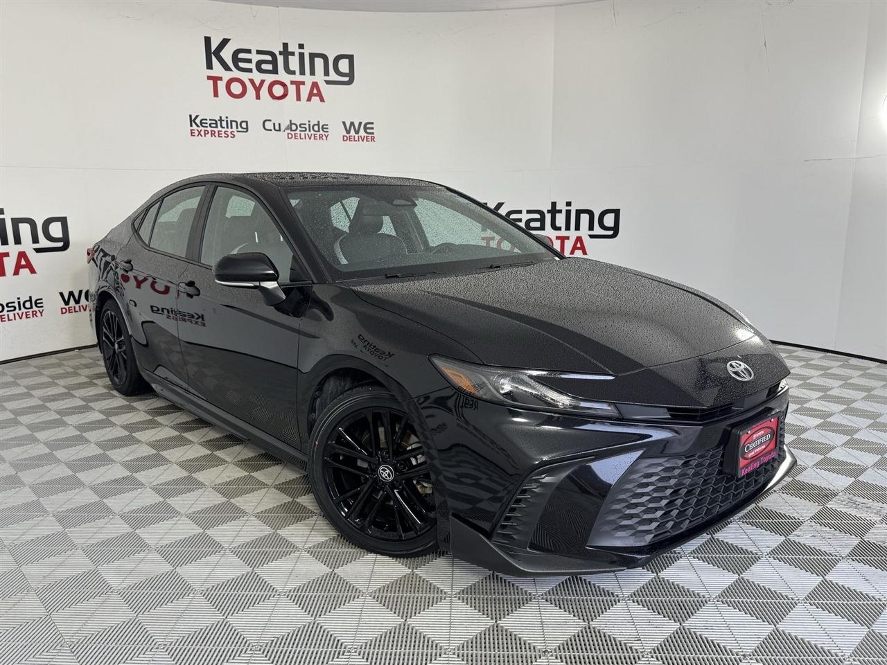 Toyota Camry Hybrid XLE 2025