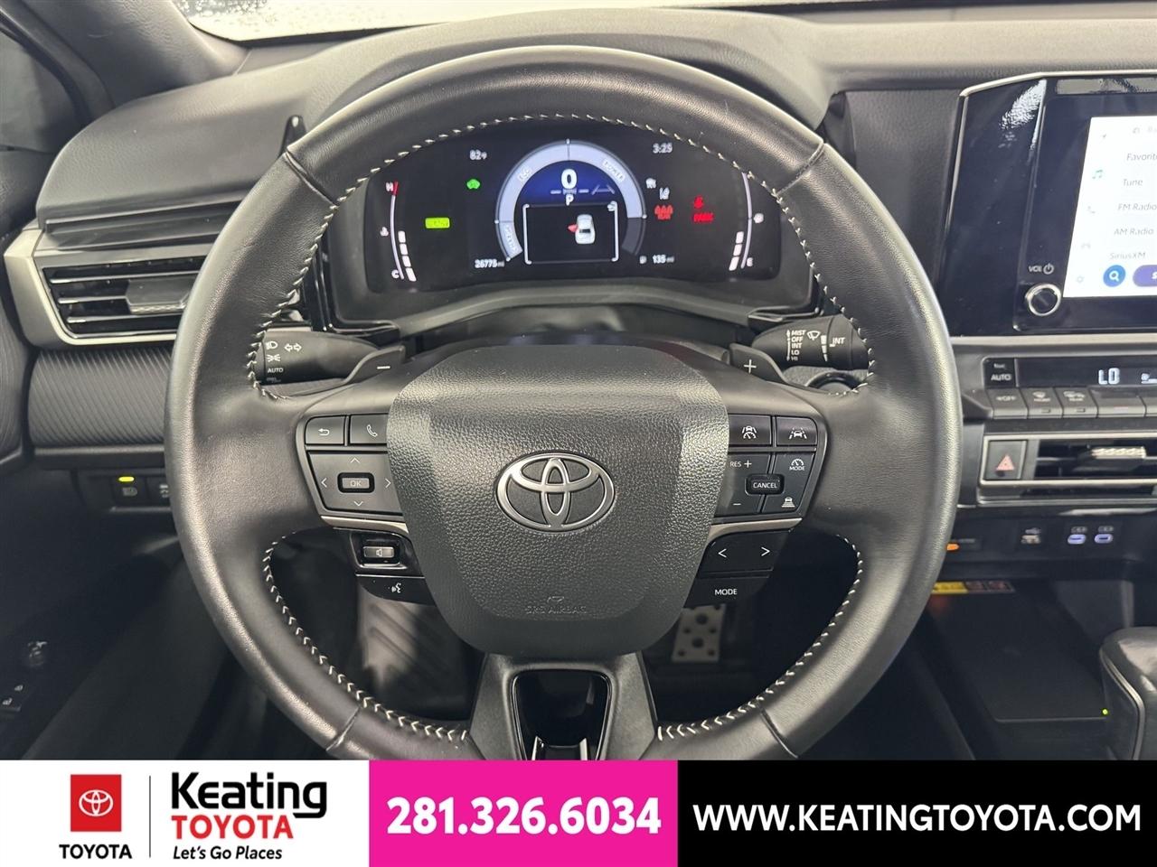 Toyota Camry Hybrid XLE 2025