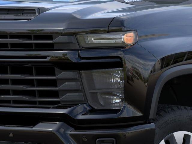 Chevrolet Silverado 2500HD Custom Crew Cab Long Box 4WD 2026