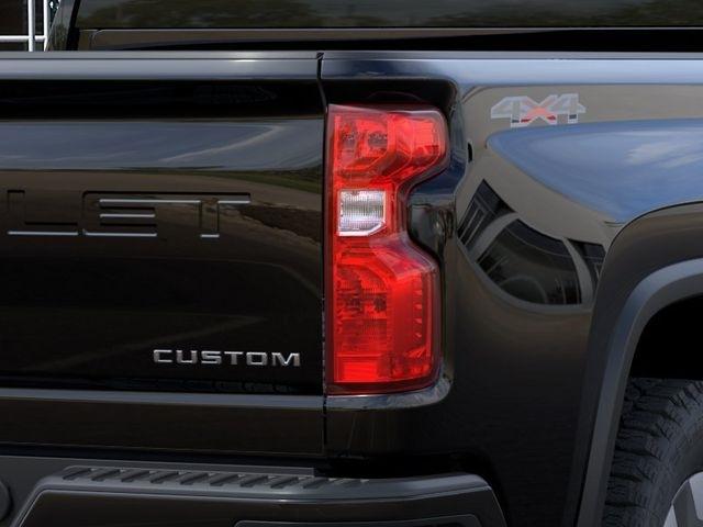Chevrolet Silverado 2500HD Custom Crew Cab Long Box 4WD 2026