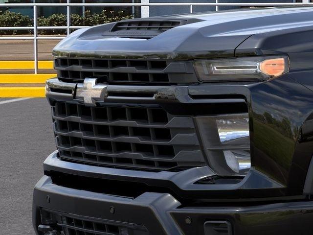 Chevrolet Silverado 2500HD Custom Crew Cab Long Box 4WD 2026