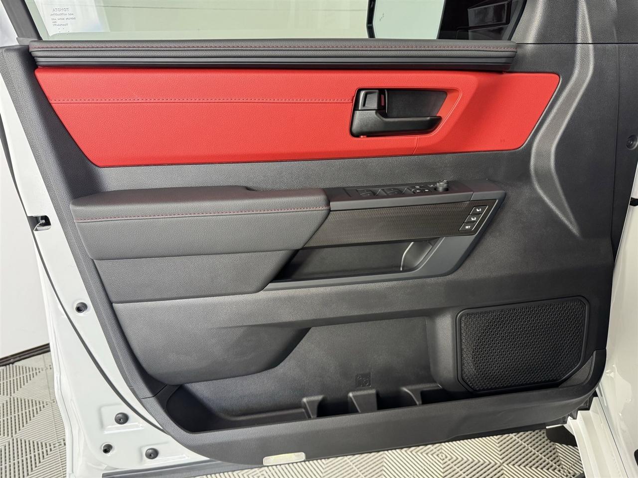 Toyota Tundra TRD PRO CrewMax 4WD Hybrid 2026