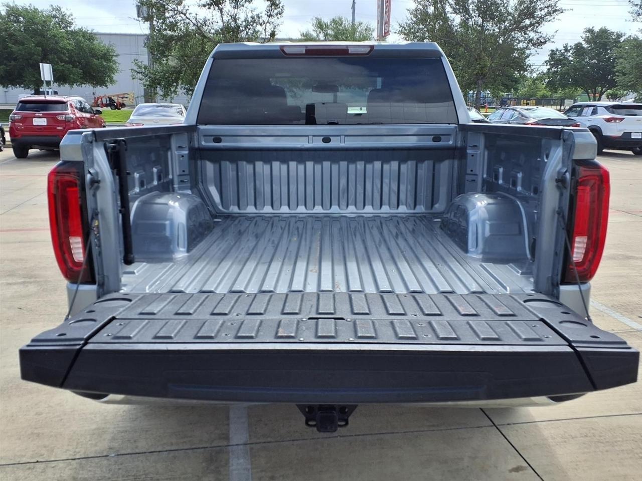 GMC Sierra 1500 SLT Crew Cab 2WD 2025