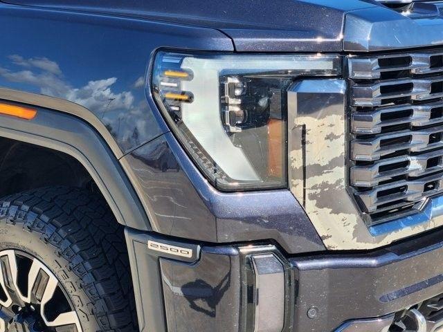 GMC Sierra 2500HD Denali Ultimate Crew Cab 4WD 2024
