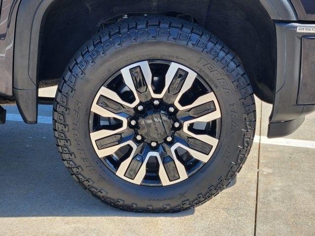 GMC Sierra 2500HD Denali Ultimate Crew Cab 4WD 2024