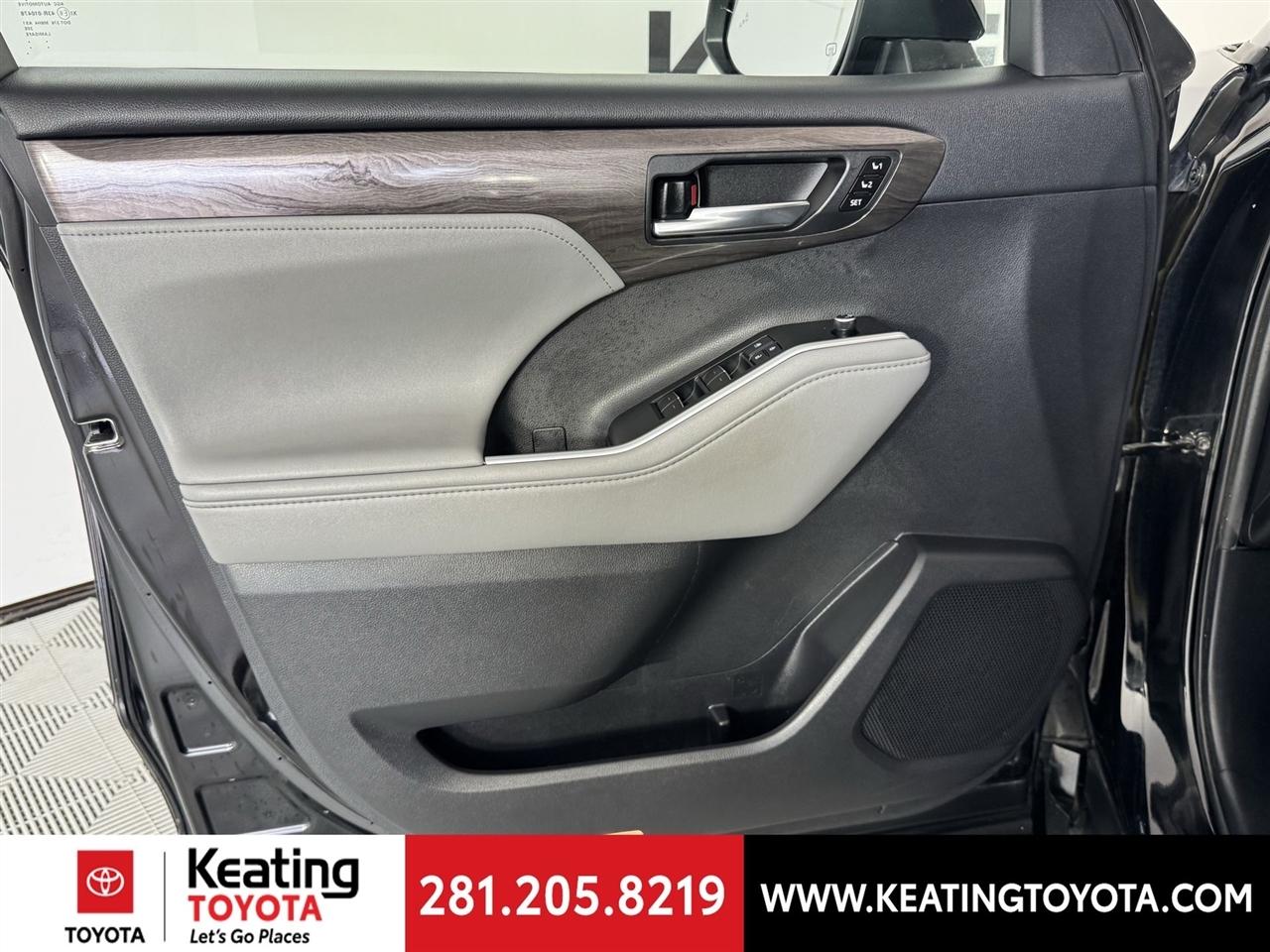 Toyota Highlander Limited AWD V6 2021