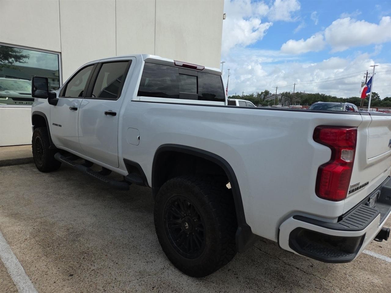 Chevrolet Silverado 2500HD LT Crew Cab Long Box 4WD 2022