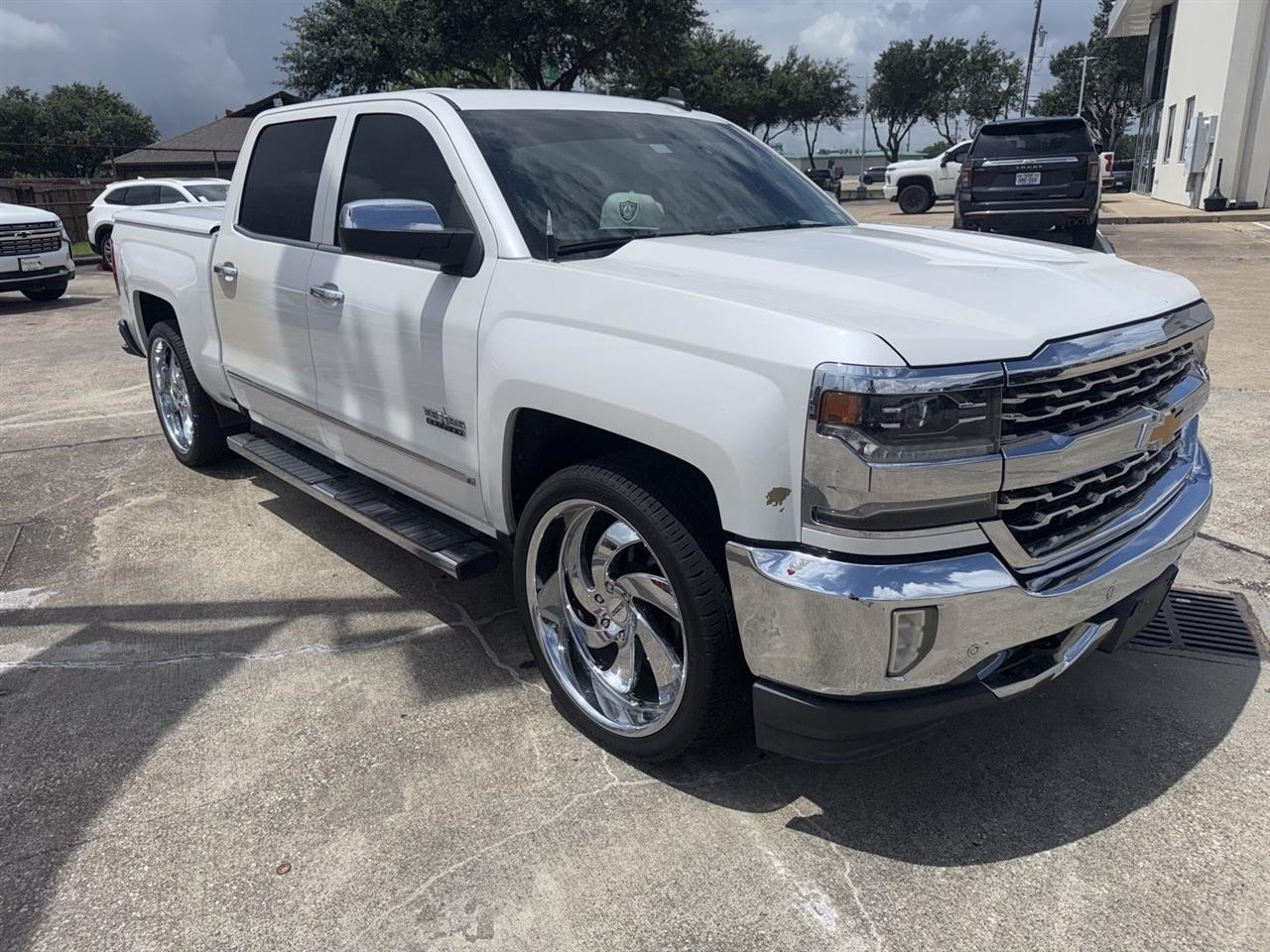 Chevrolet Silverado 1500 LTZ Crew Cab 2WD 2017