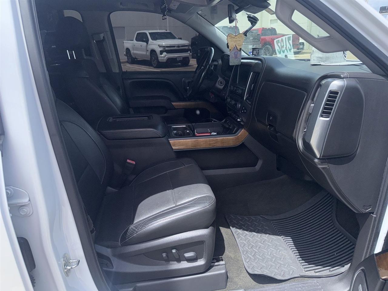 Chevrolet Silverado 1500 LTZ Crew Cab 2WD 2017