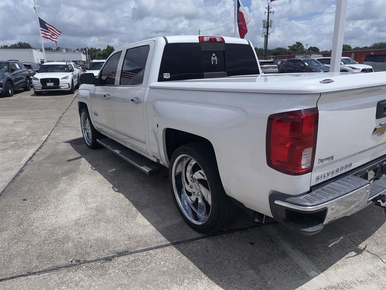Chevrolet Silverado 1500 LTZ Crew Cab 2WD 2017