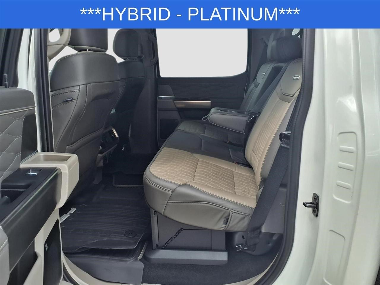 Ford F-150 Platinum SuperCrew 4WD 2025