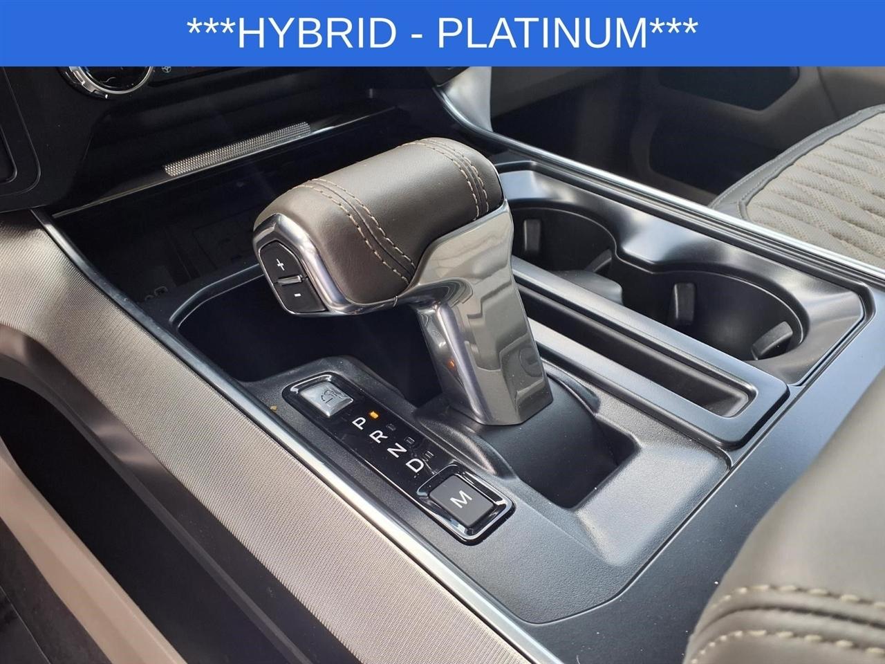 Ford F-150 Platinum SuperCrew 4WD 2025
