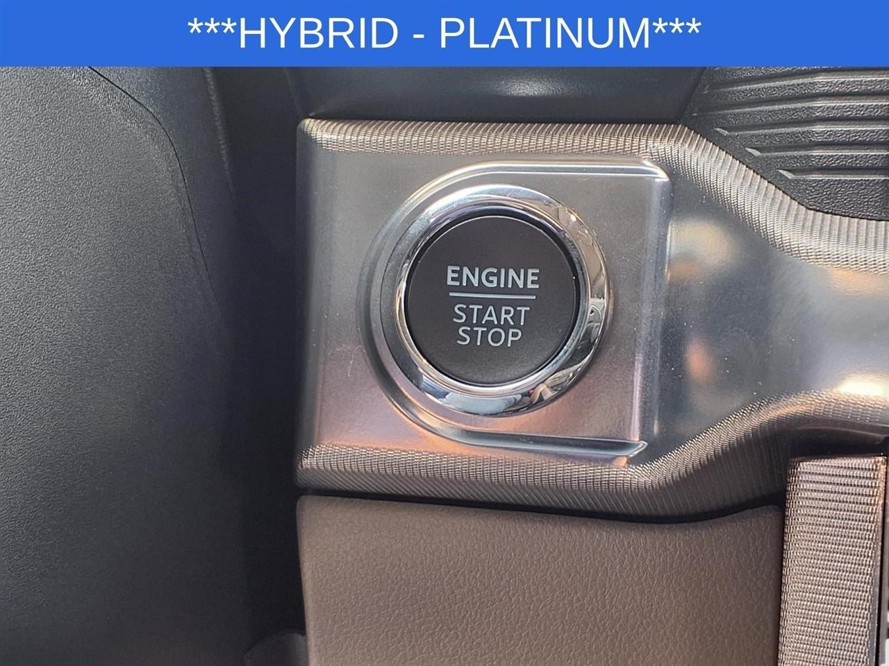 Ford F-150 Platinum SuperCrew 4WD 2025