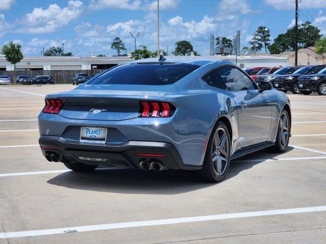 Ford Mustang EcoBoost Coupe 2025