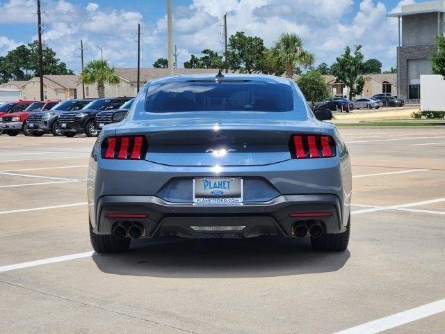 Ford Mustang EcoBoost Coupe 2025