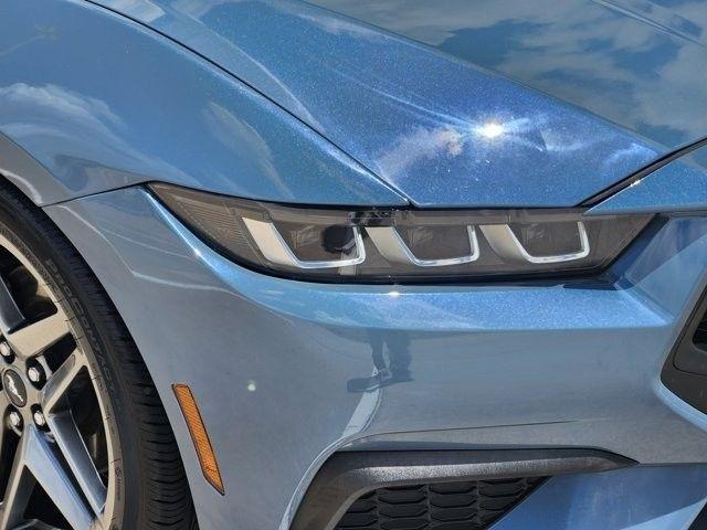 Ford Mustang EcoBoost Coupe 2025