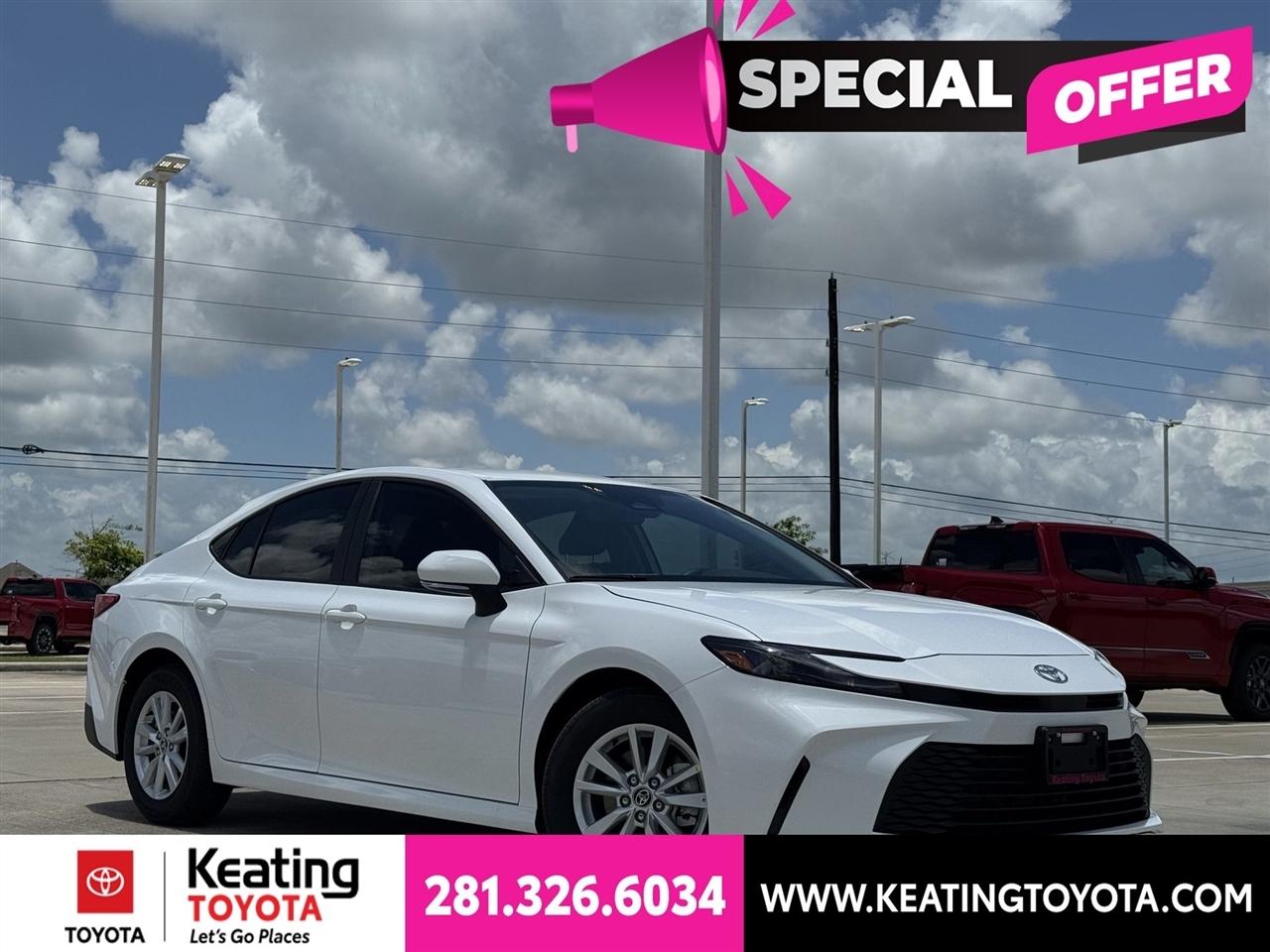 Toyota Camry Hybrid XLE 2026