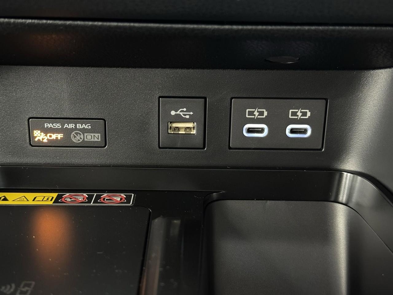 Toyota Camry Hybrid XLE 2026