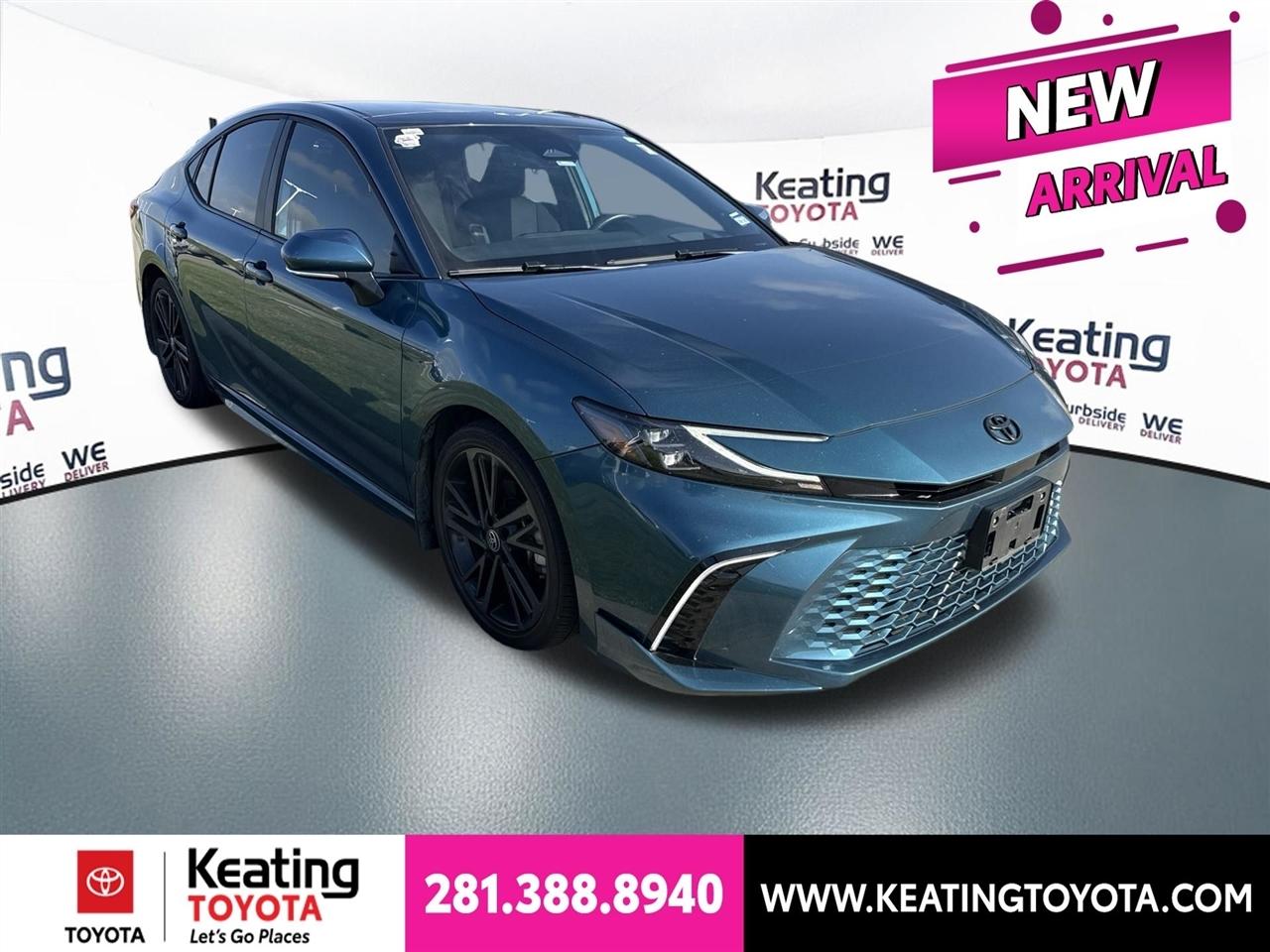 Toyota Camry Hybrid XLE 2025