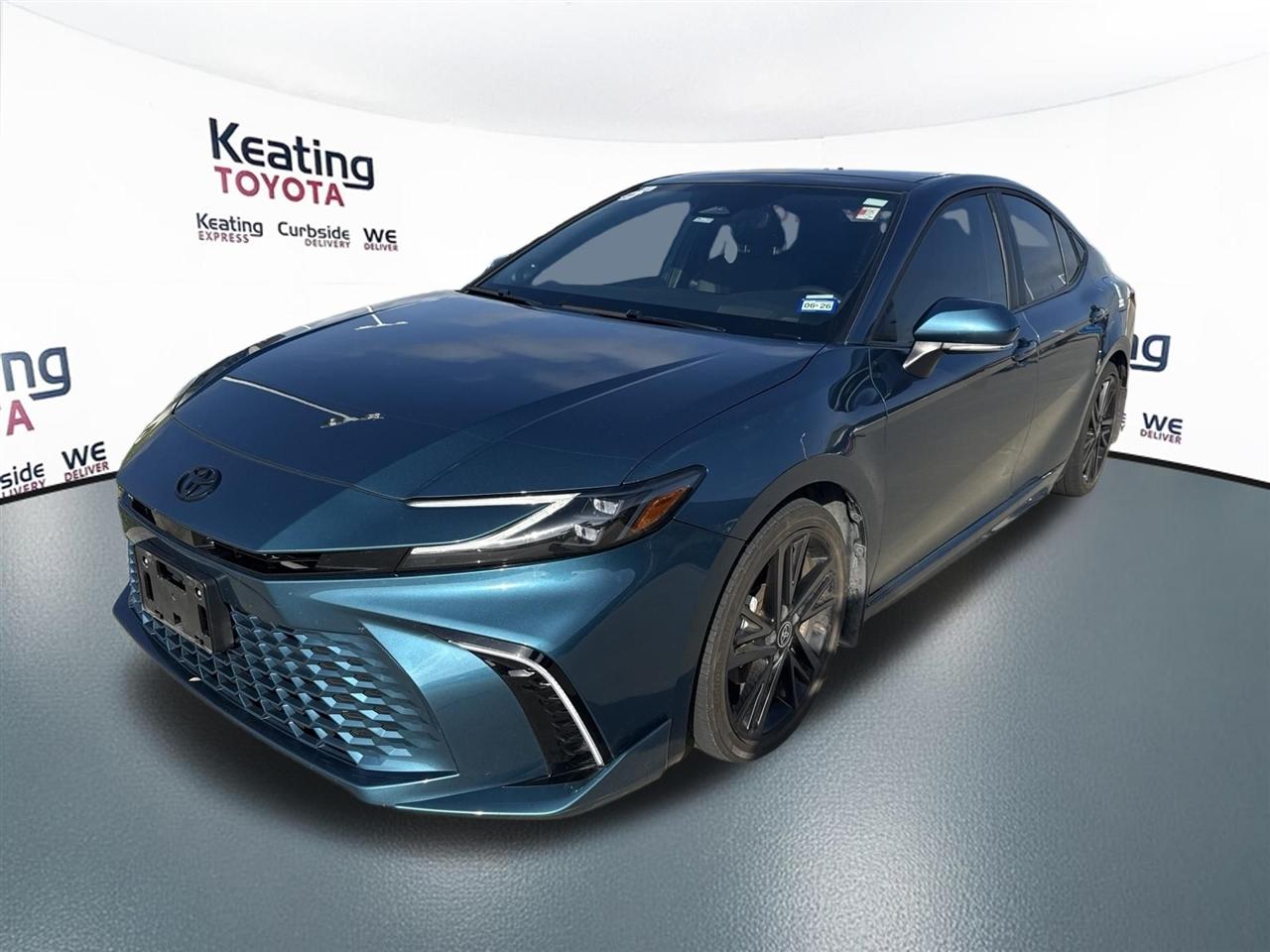 Toyota Camry Hybrid XLE 2025