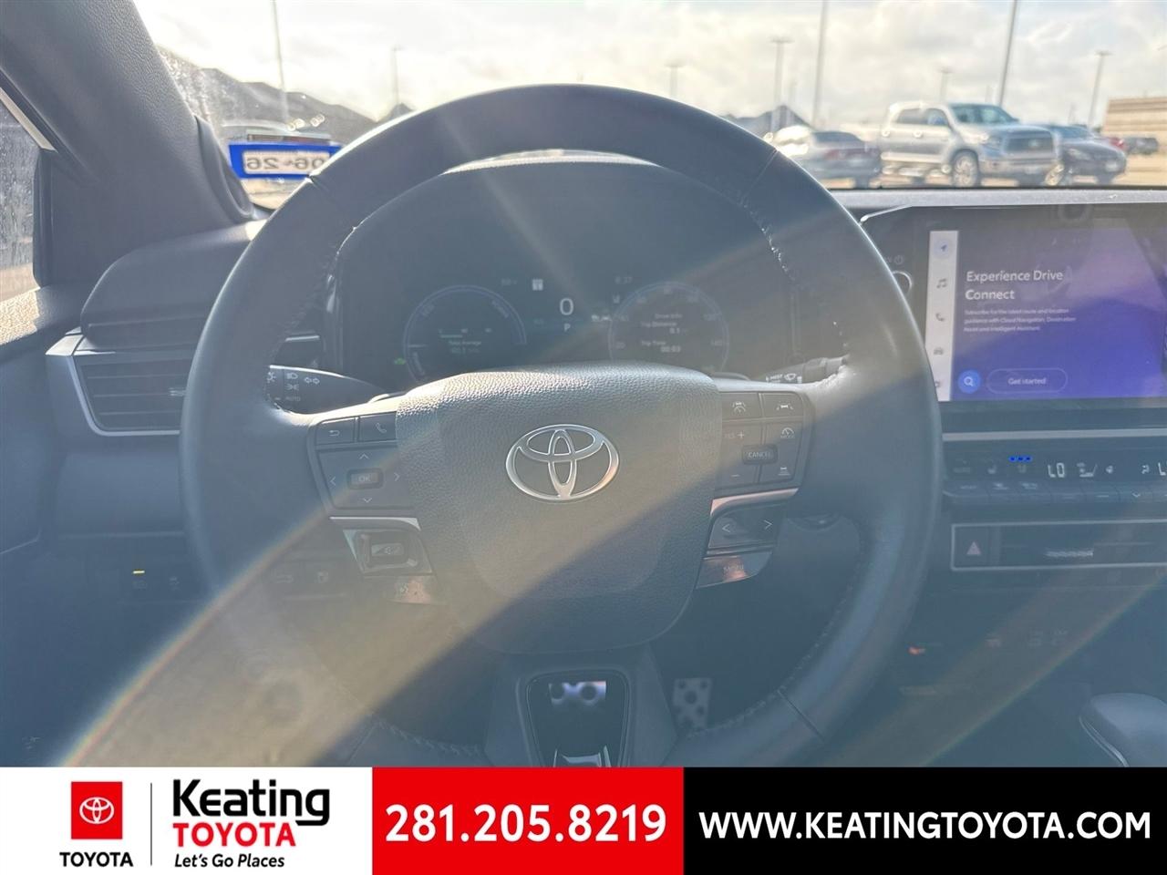 Toyota Camry Hybrid XLE 2025