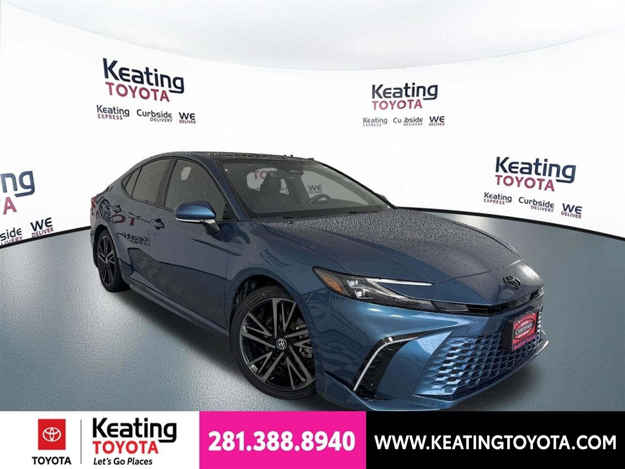 Toyota Camry Hybrid XLE 2025
