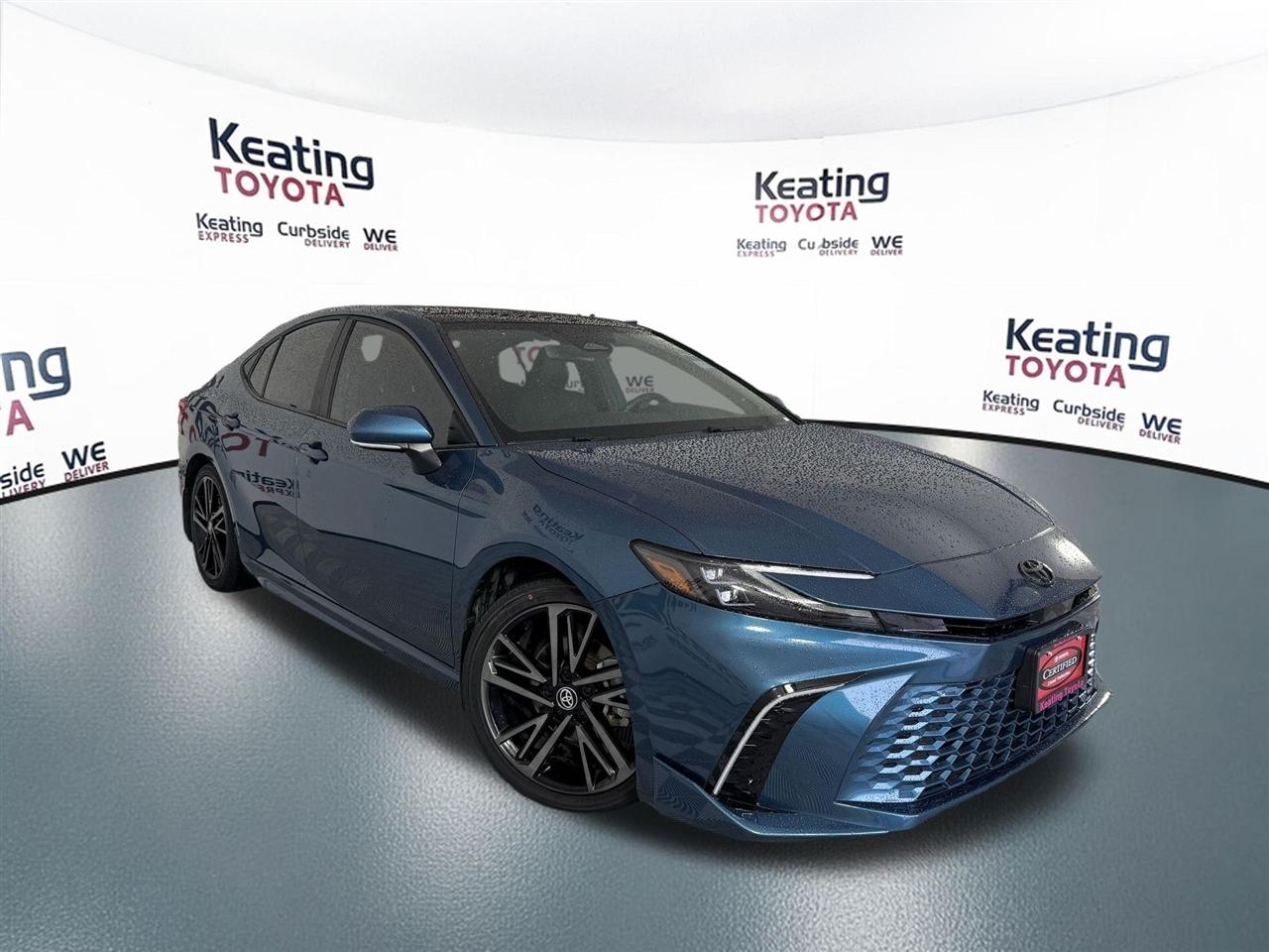 Toyota Camry Hybrid XLE 2025