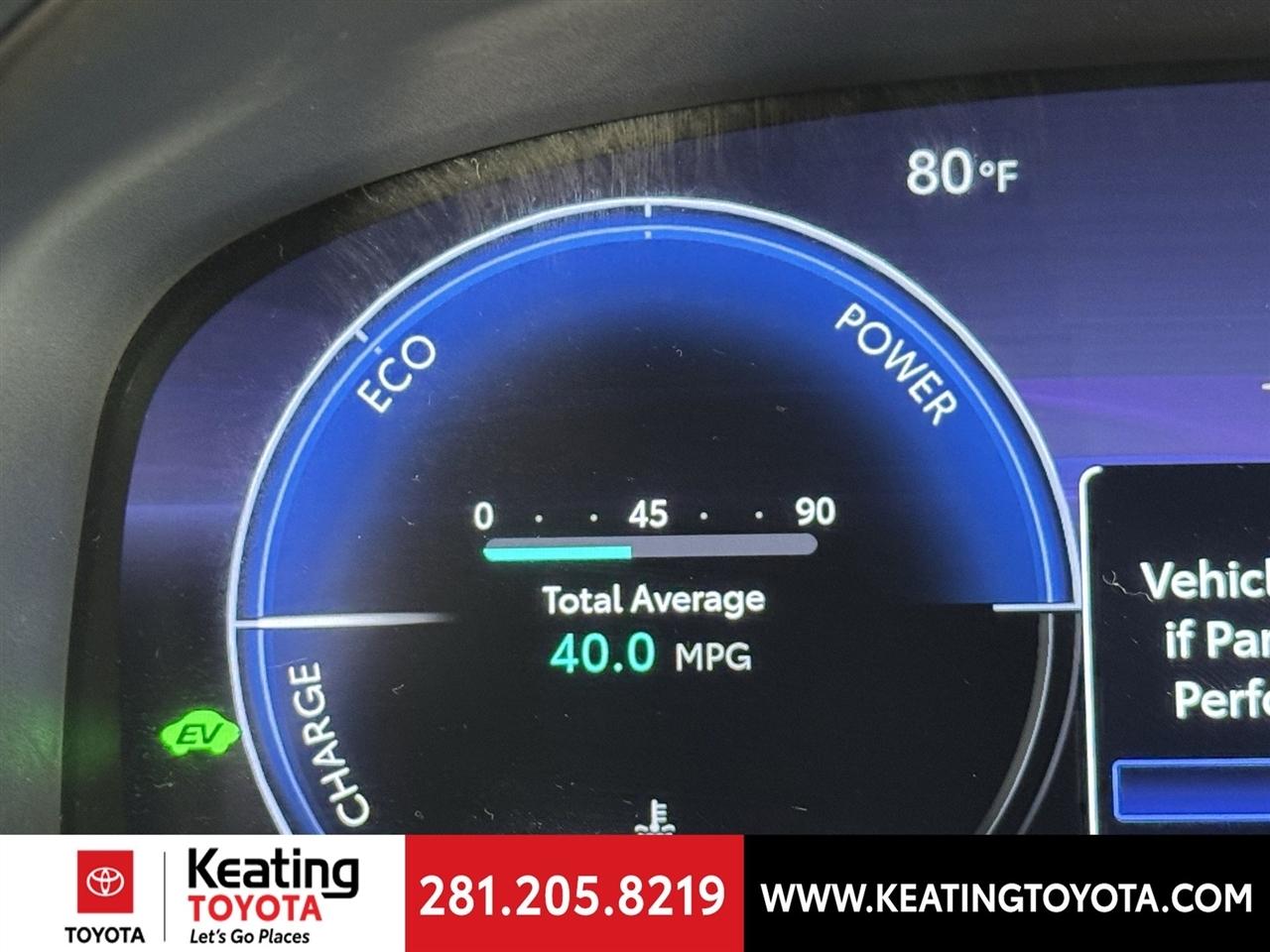 Toyota Camry Hybrid XLE 2025