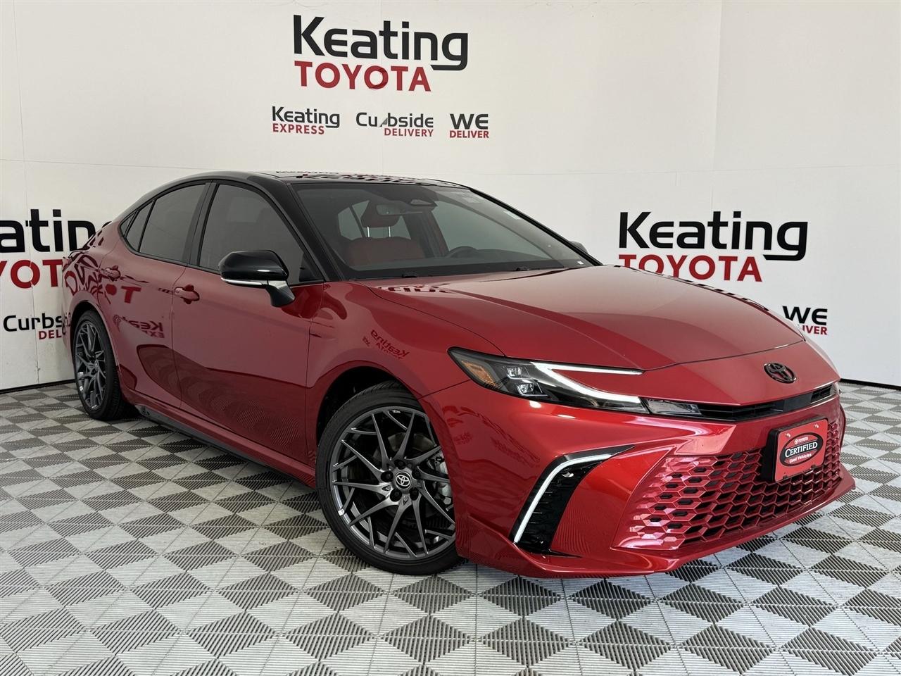 Toyota Camry Hybrid XLE 2026