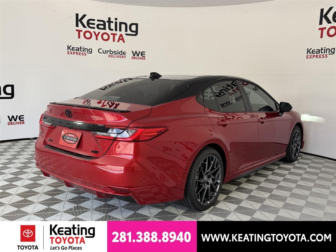 Toyota Camry Hybrid XLE 2026