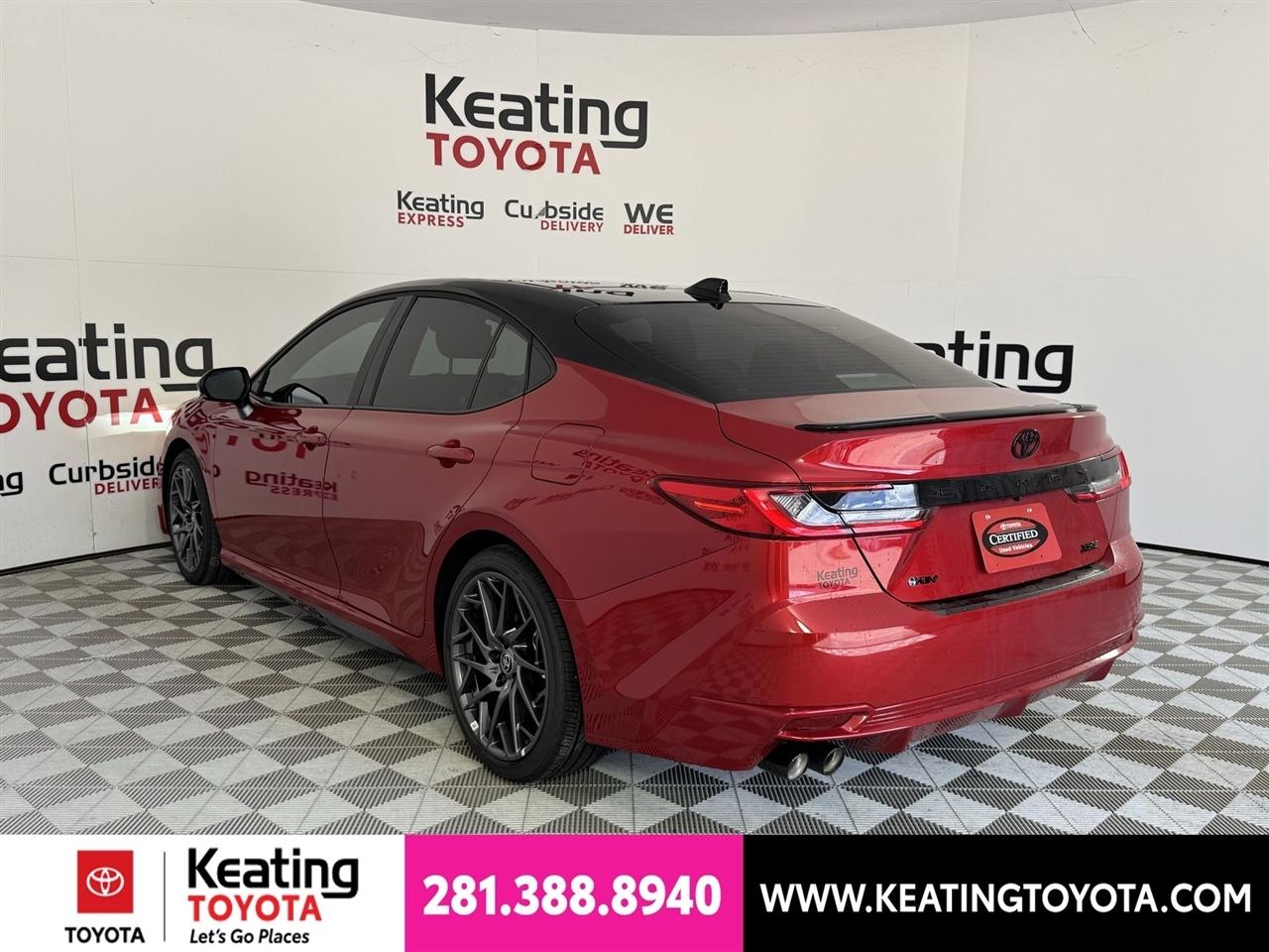 Toyota Camry Hybrid XLE 2026