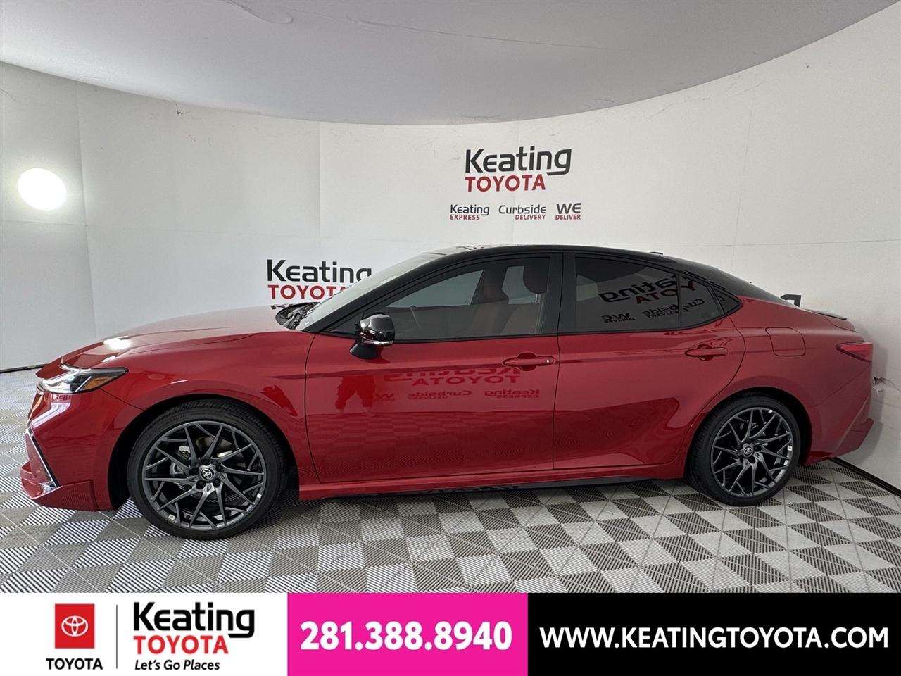 Toyota Camry Hybrid XLE 2026