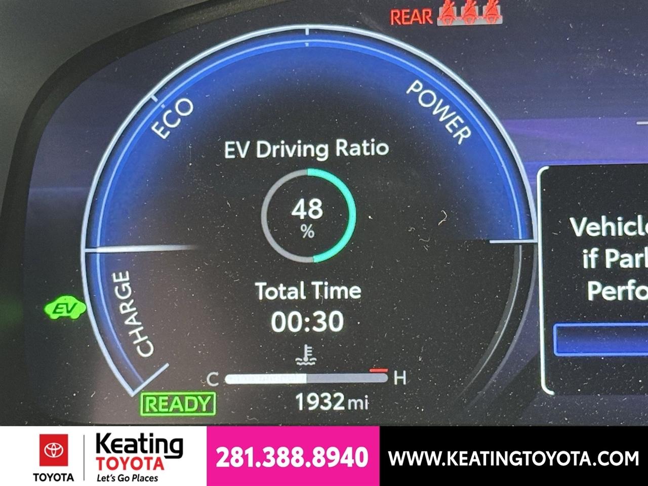 Toyota Camry Hybrid XLE 2026