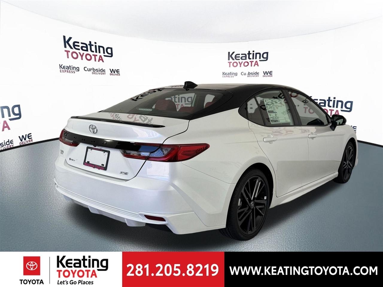 Toyota Camry Hybrid XLE 2026