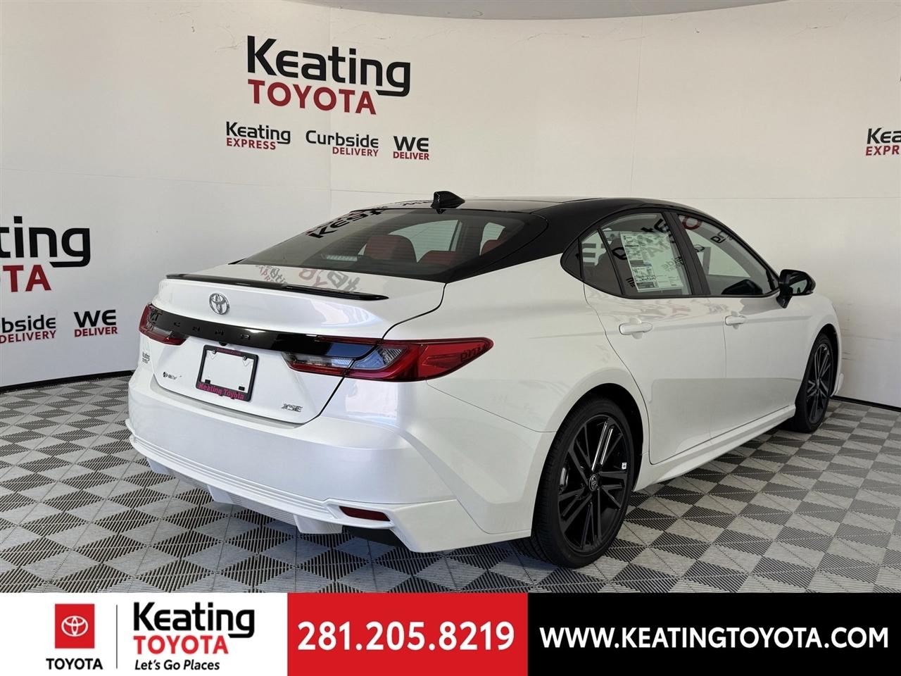 Toyota Camry Hybrid XLE 2026