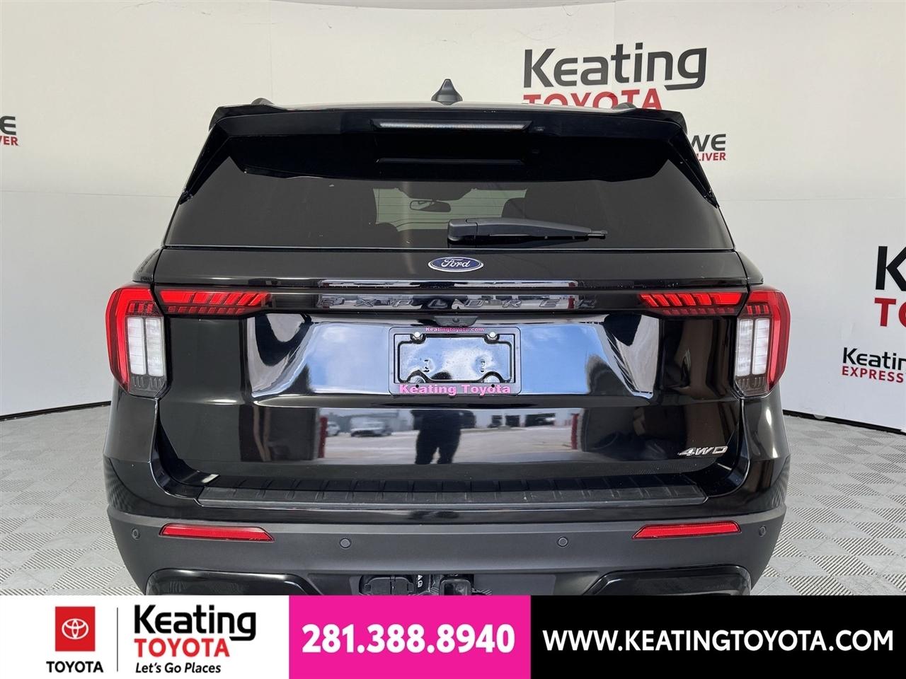 Ford Explorer  2025