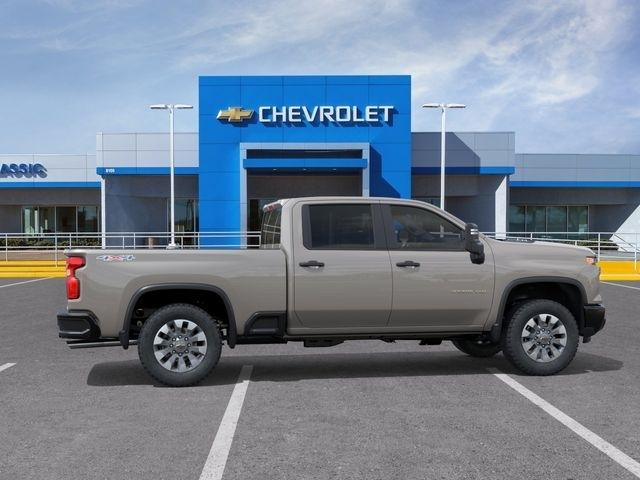 Chevrolet Silverado 2500HD Custom Crew Cab Long Box 4WD 2026