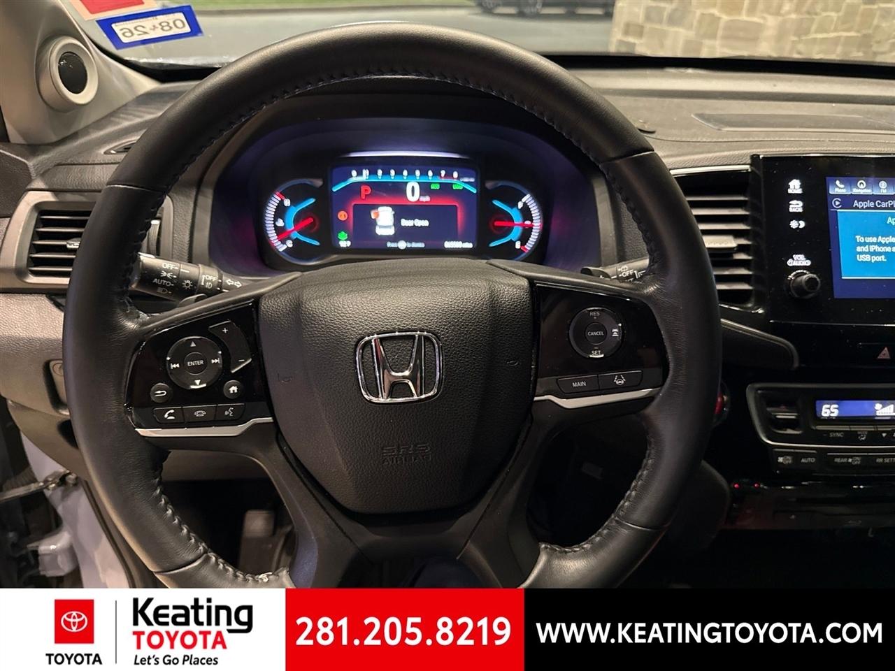 Honda Pilot Touring w/Rear Captains Chairs 2022
