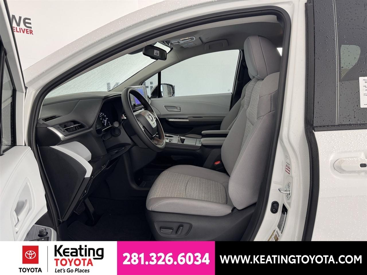 Toyota Sienna LE 8-Passenger 2026