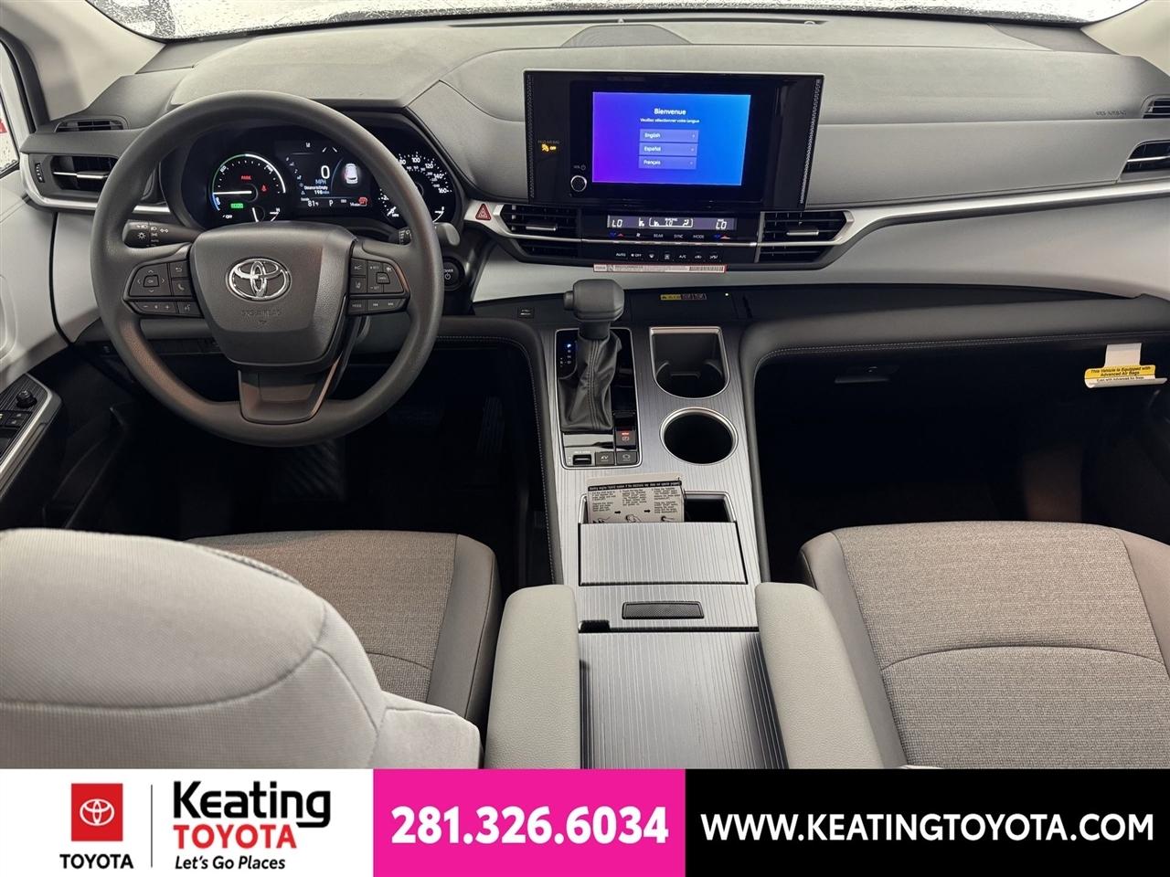 Toyota Sienna LE 8-Passenger 2026