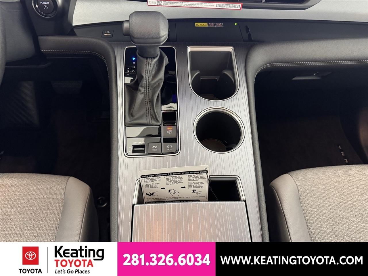 Toyota Sienna LE 8-Passenger 2026