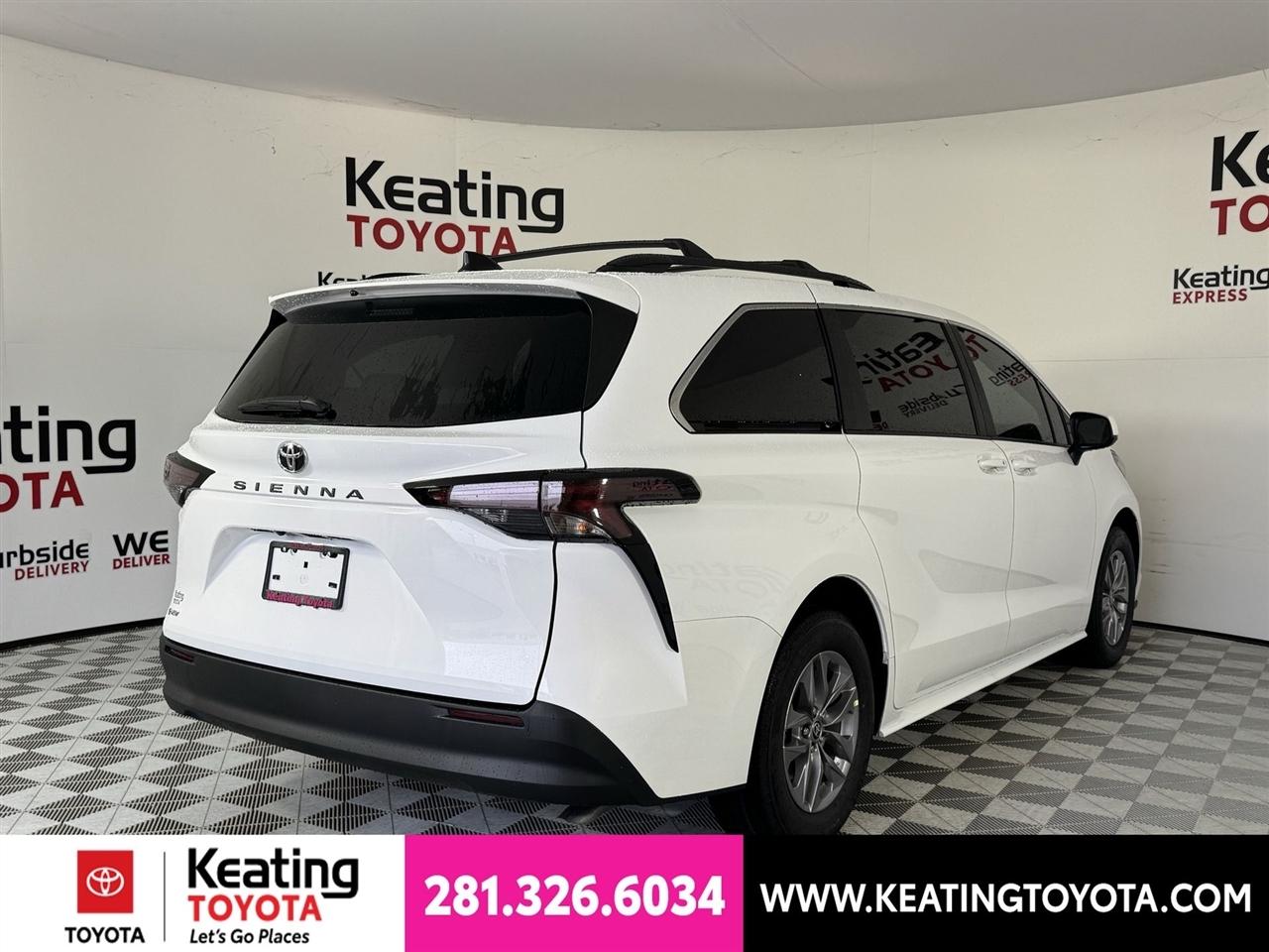 Toyota Sienna LE 8-Passenger 2026