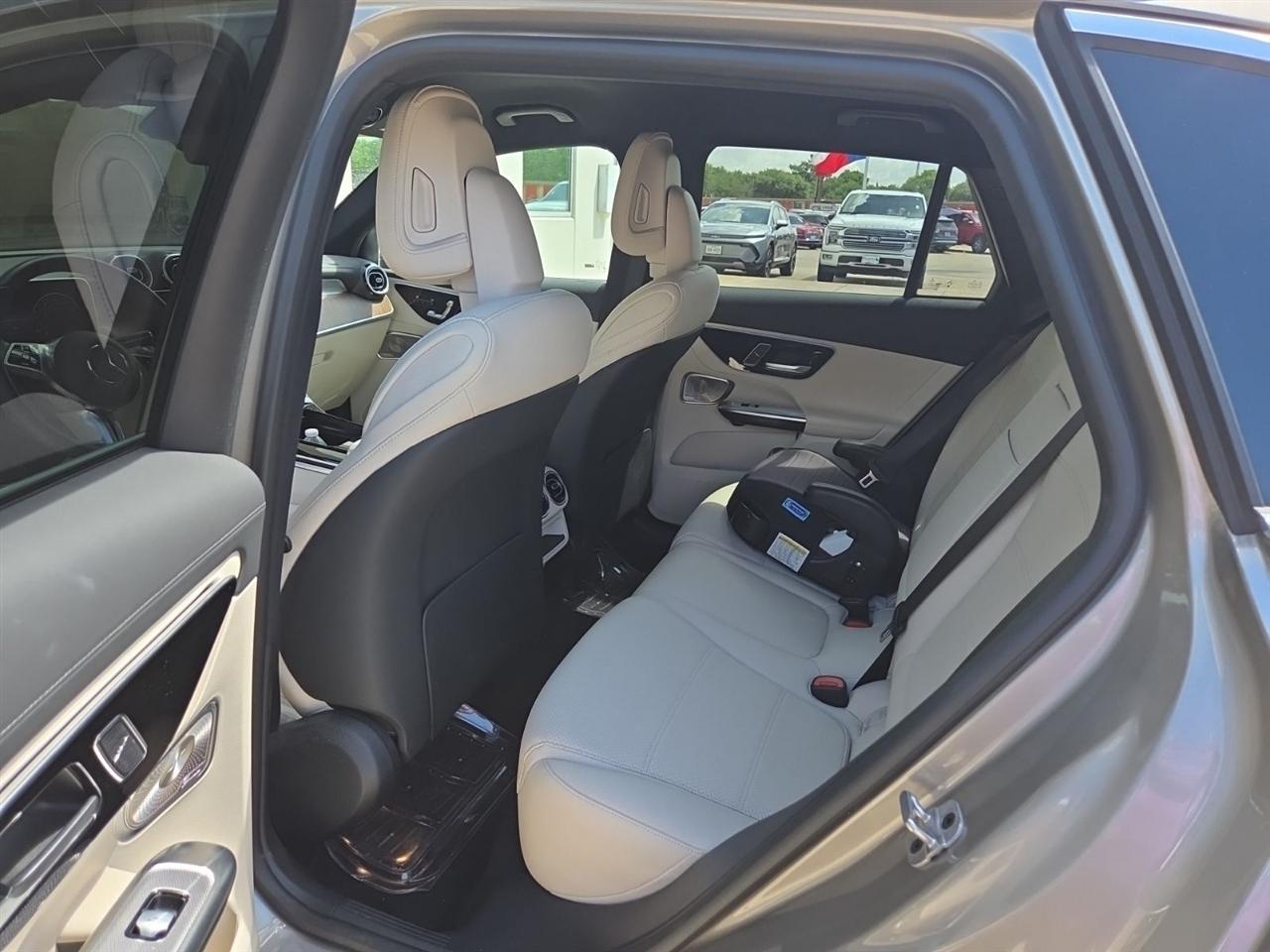 Mercedes-Benz GLC-Class GLC300 2024